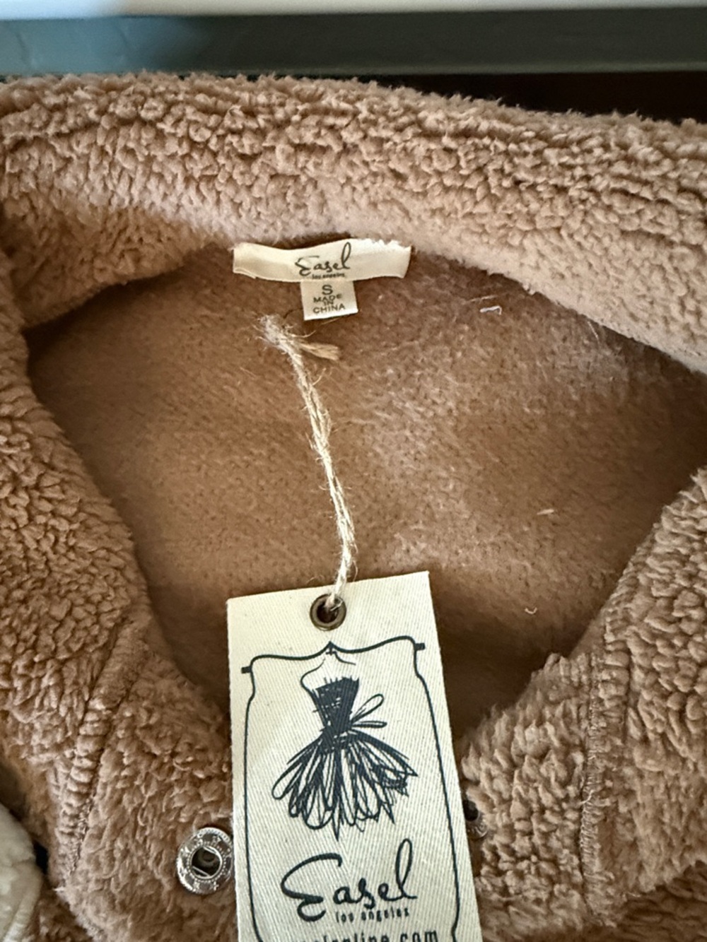 Easel Plush Sherpa Pullover in Warm Tan - Picture 3 of 4